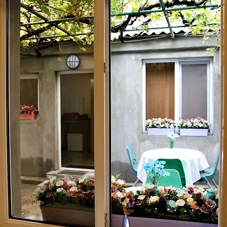 Albert House Hotel And Tours Erivan Dış mekan fotoğraf
