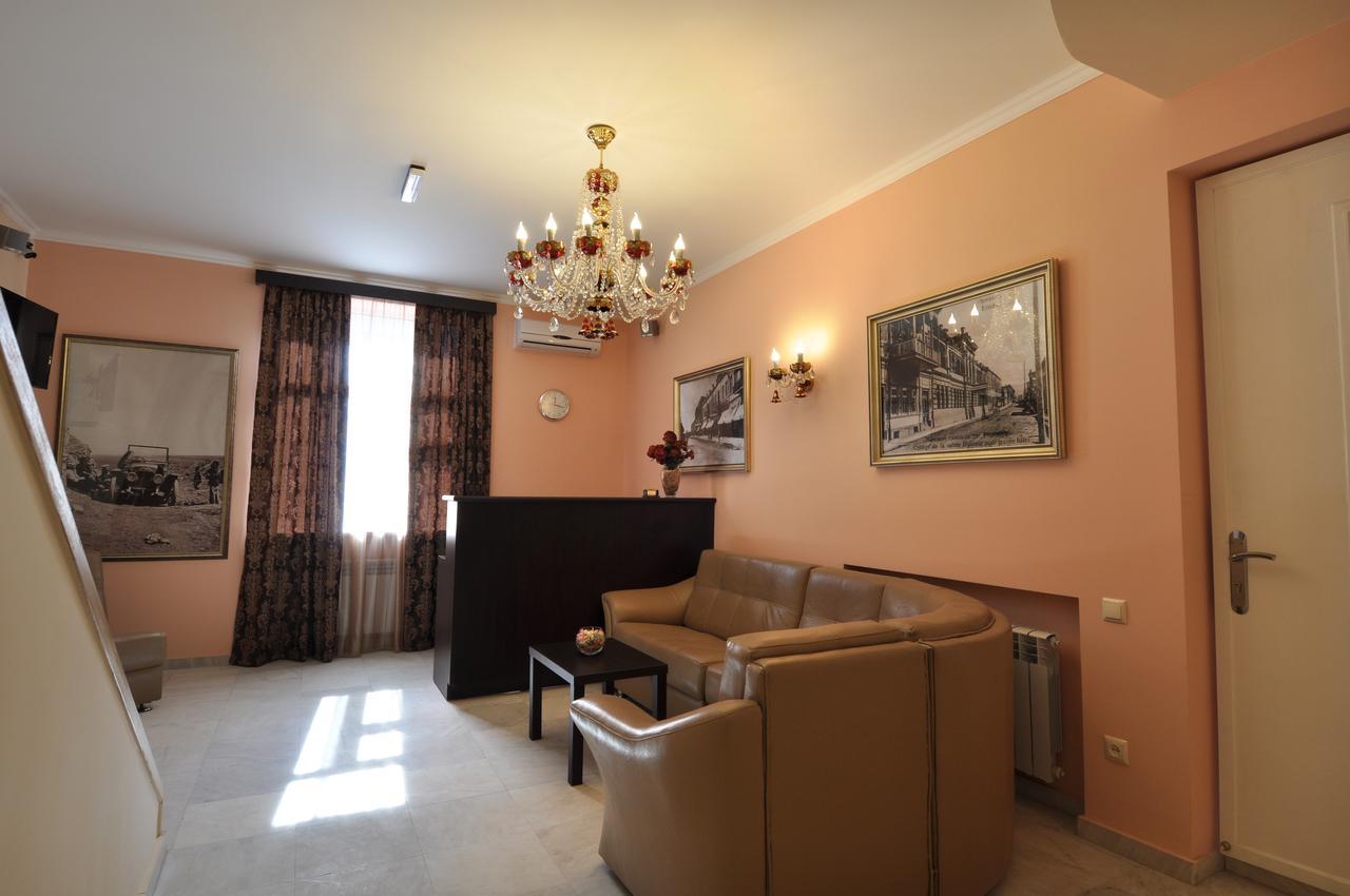 Albert House Hotel And Tours Erivan Dış mekan fotoğraf