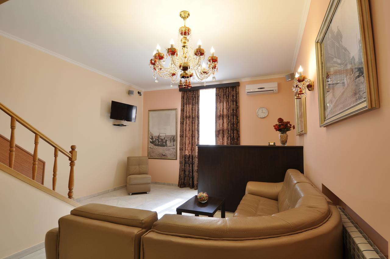 Albert House Hotel And Tours Erivan Dış mekan fotoğraf
