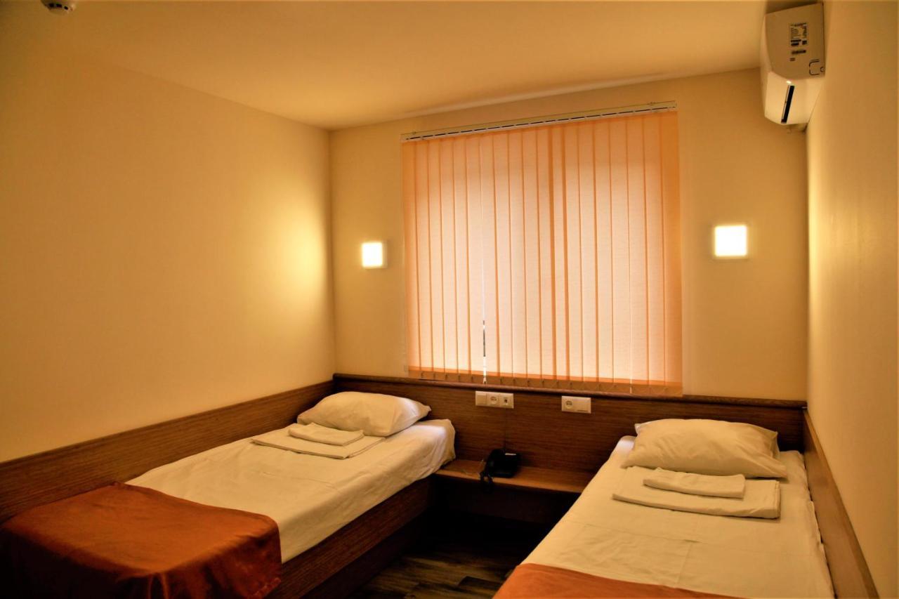 Albert House Hotel And Tours Erivan Dış mekan fotoğraf