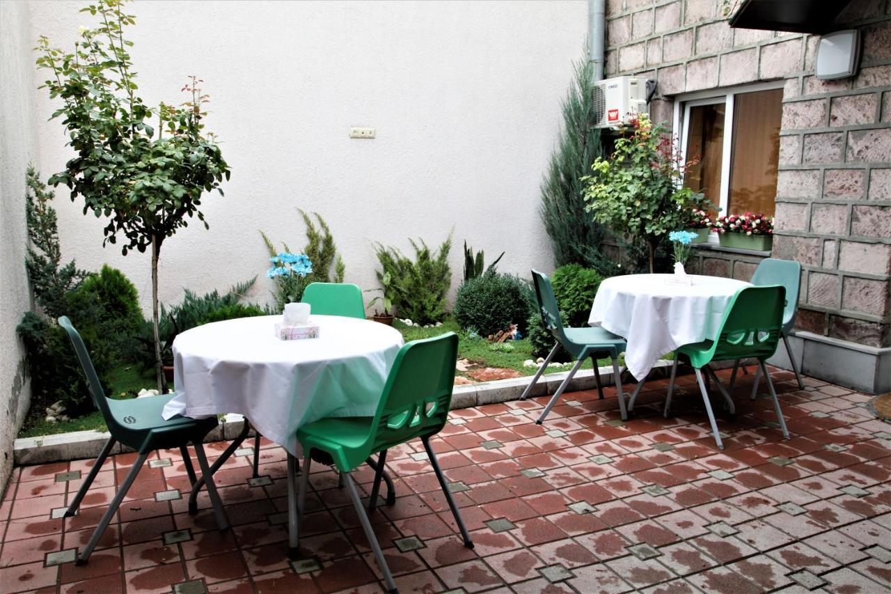 Albert House Hotel And Tours Erivan Dış mekan fotoğraf