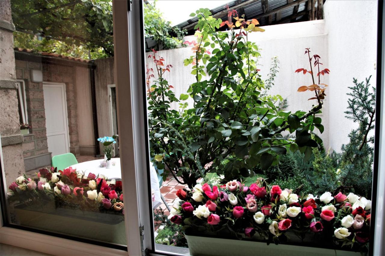 Albert House Hotel And Tours Erivan Dış mekan fotoğraf