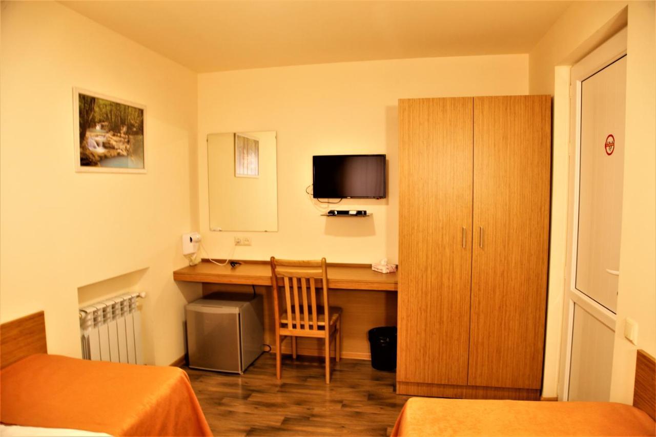 Albert House Hotel And Tours Erivan Dış mekan fotoğraf