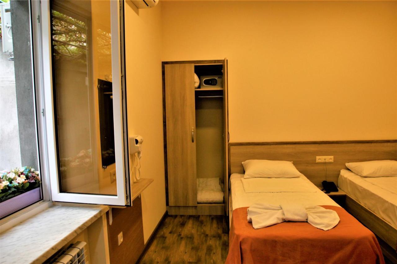 Albert House Hotel And Tours Erivan Dış mekan fotoğraf